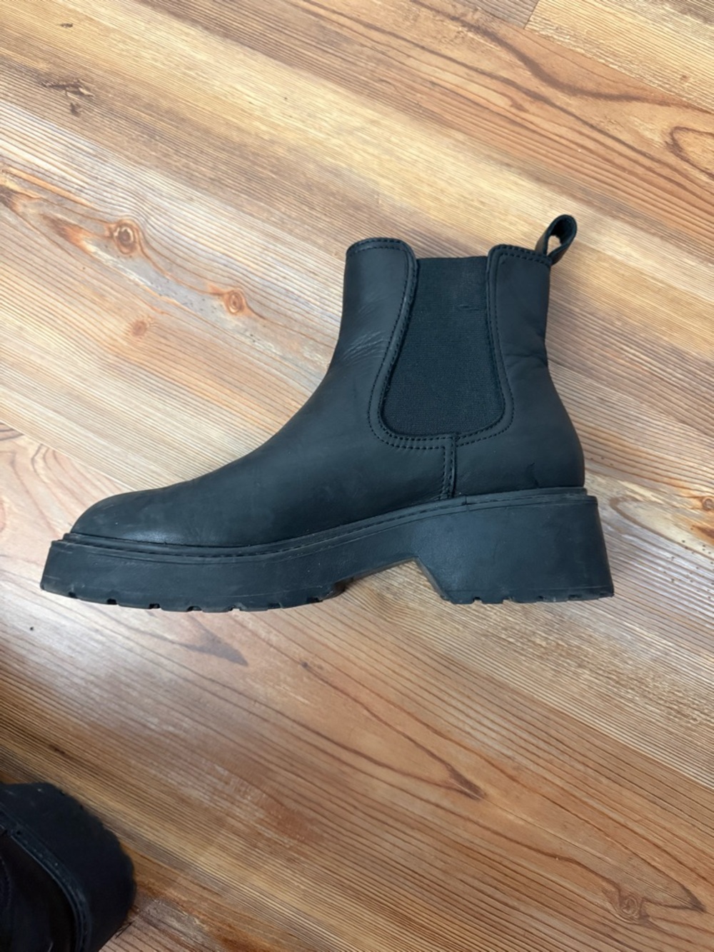 Steve Madden Black Chunky Chelsea Platform Boot